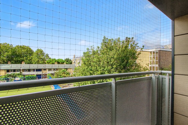 9 Hazlewood Towers, Golborne Gardens, North Kensington, London W10 5DT 53