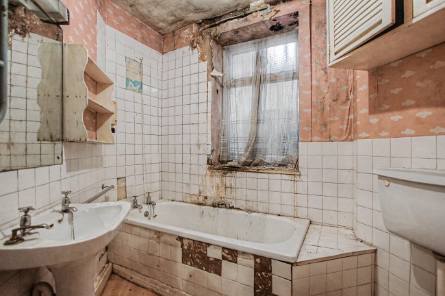 Flat E, 96 Gloucester Street, London, SW1V 4ED 8