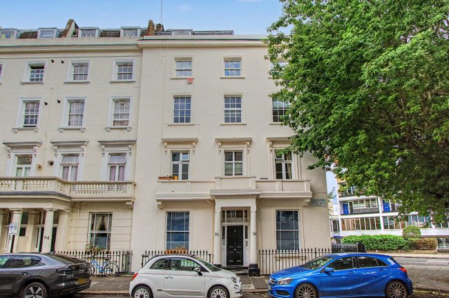 Flat E, 96 Gloucester Street, London, SW1V 4ED 8