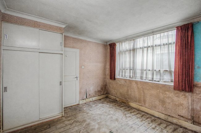 Flat E, 96 Gloucester Street, London, SW1V 4ED 8