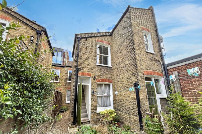 16 Revelstoke Road, Southfields, London, SW18 5PD 6