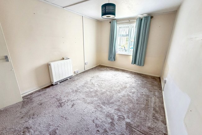 Flat 45 Pound Close, Lyneham, Chippenham, Wiltshire, SN15 4PJ 1