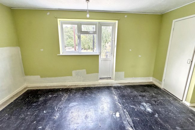 Flat 14 Linden Close, Calne, Wiltshire, SN11 0BB 6
