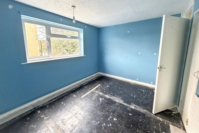 Flat 14 Linden Close, Calne, Wiltshire, SN11 0BB 6