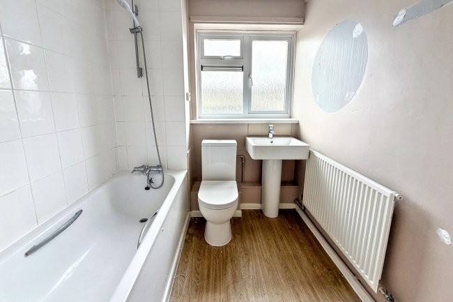 Flat 14 Linden Close, Calne, Wiltshire, SN11 0BB 6