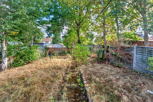 7 Moor Road, Frimley, Camberley GU16 9AX 3
