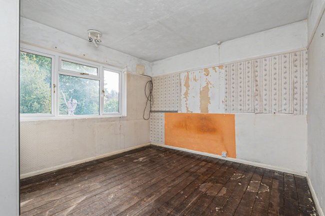 7 Moor Road, Frimley, Camberley GU16 9AX 3