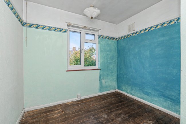 7 Moor Road, Frimley, Camberley GU16 9AX 3