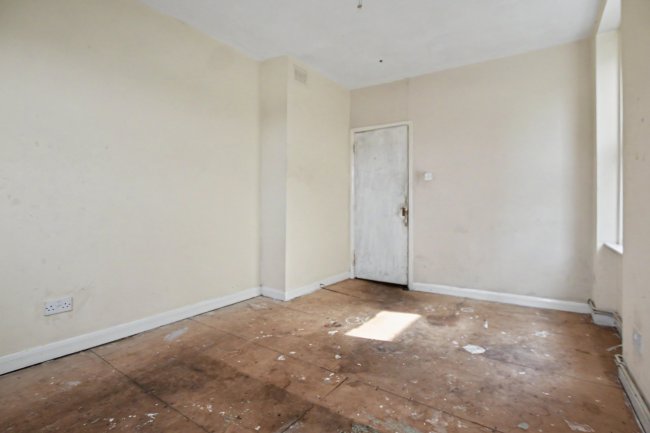 65 Southwell Road, Loughborough Junction, London SE5 9PF 2