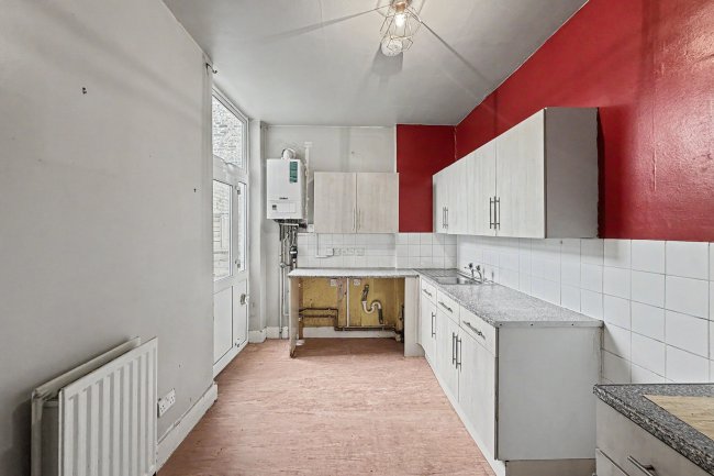 Flat 1, 43 Laitwood Road, Balham, London SW12 9QN 10