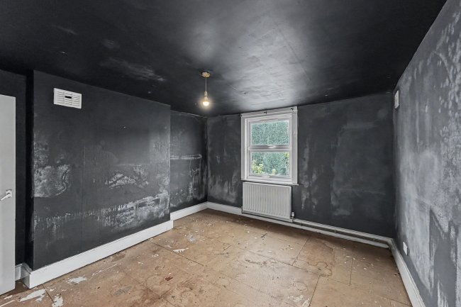 Flat 1, 43 Laitwood Road, Balham, London SW12 9QN 10