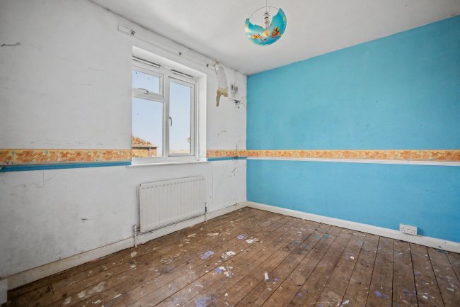 3 Jubilee Crescent, Queenborough, Kent, ME11 5ER 10