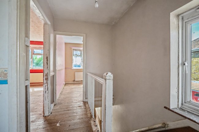 3 Jubilee Crescent, Queenborough, Kent, ME11 5ER 10