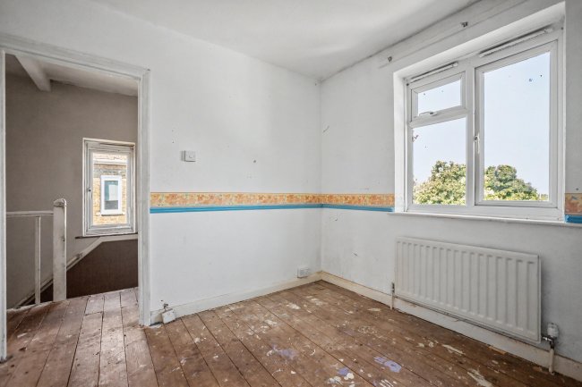3 Jubilee Crescent, Queenborough, Kent, ME11 5ER 10