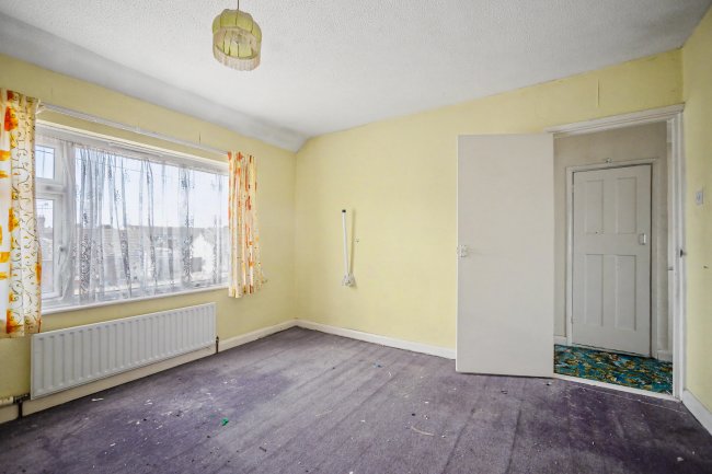 11 South Avenue, Sittingbourne, Kent, ME10 4SR 1