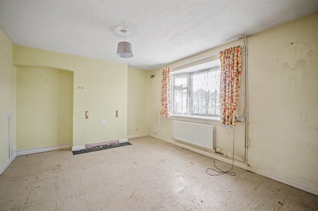 11 South Avenue, Sittingbourne, Kent, ME10 4SR 1