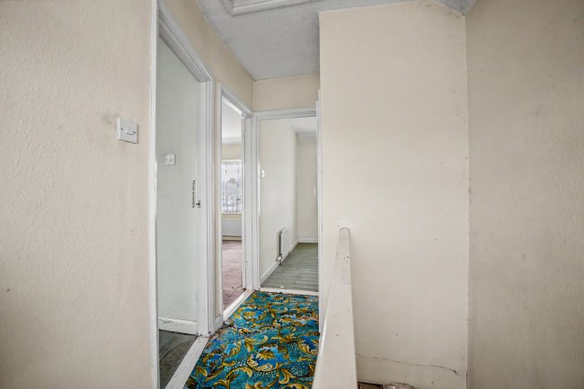 11 South Avenue, Sittingbourne, Kent, ME10 4SR 1