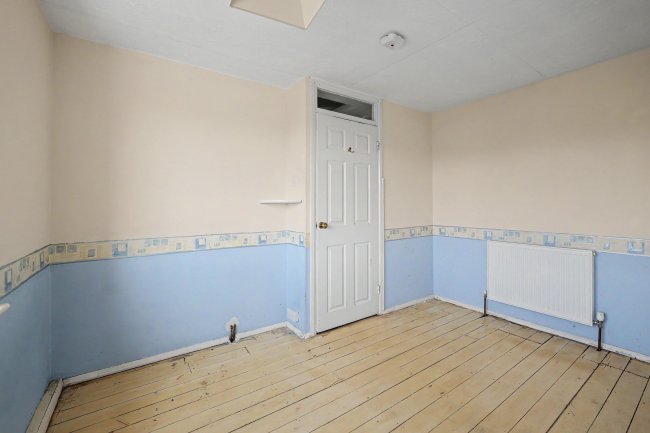 16 Devon Drive, Chandlers Ford, Eastleigh, SO53 3GN 3