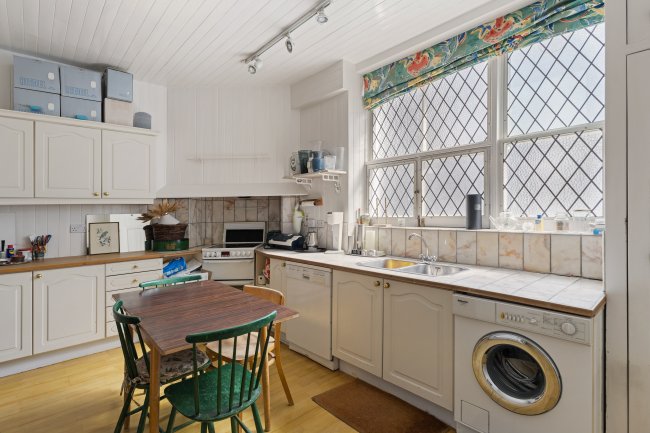 Flat 11 Zetland House, Marloes Road, Kensington, London W8 5LB 5