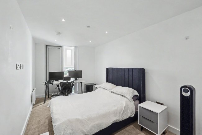 Apartment 2303, Three60 Building, 11 Silvercroft Street, Manchester, M15 4ZR 9