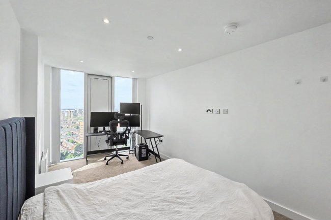 Apartment 2303, Three60 Building, 11 Silvercroft Street, Manchester, M15 4ZR 9