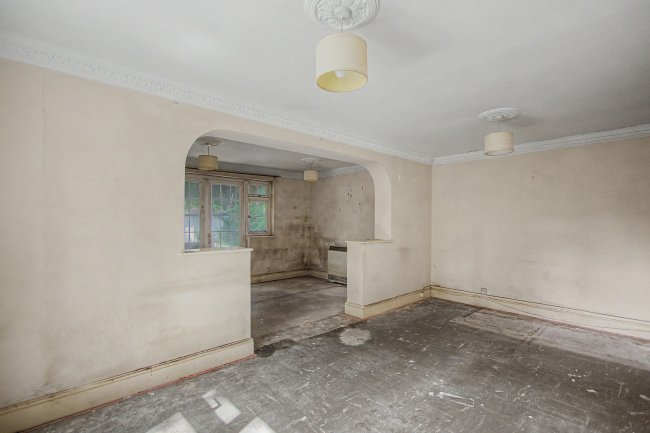 42 Antoneys Close, Pinner, Middlesex HA5 3LP 6