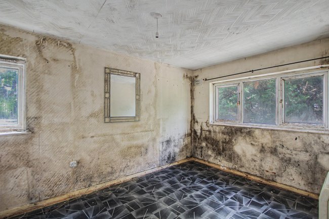 42 Antoneys Close, Pinner, Middlesex HA5 3LP 6