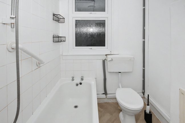 Flat 3, 20 St. Michaels Road, Bedford, Bedfordshire, MK40 2LT 7