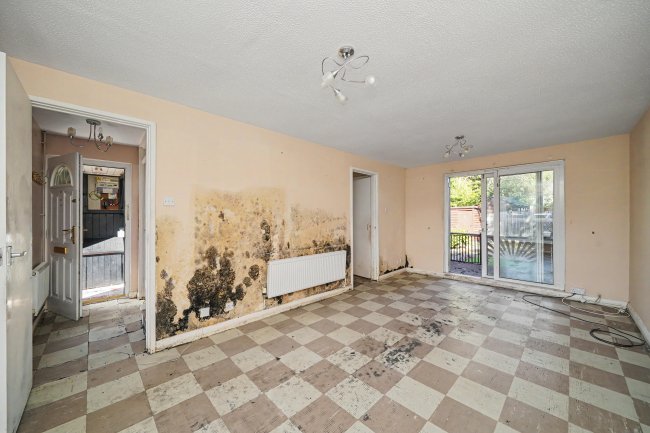 40 Charnwood Road, Hillingdon, Uxbridge, Middlesex, UB10 0HD 10