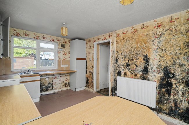 40 Charnwood Road, Hillingdon, Uxbridge, Middlesex, UB10 0HD 10