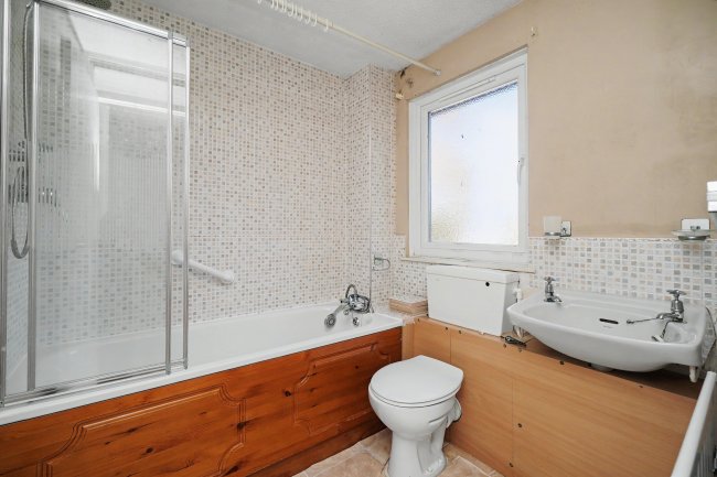 40 Charnwood Road, Hillingdon, Uxbridge, Middlesex, UB10 0HD 10