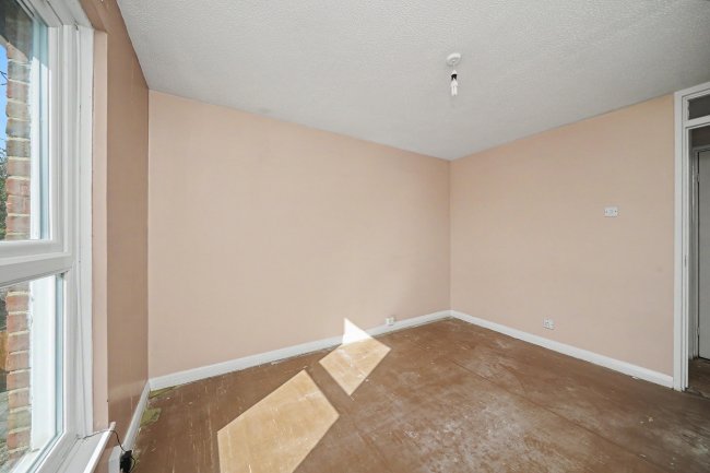 40 Charnwood Road, Hillingdon, Uxbridge, Middlesex, UB10 0HD 10