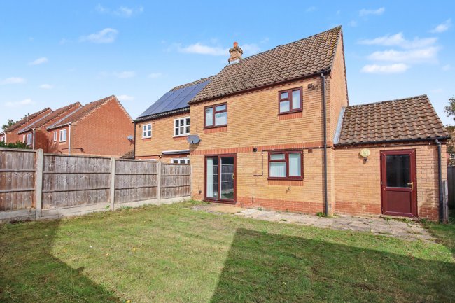 18 Blenheim Way, Watton, Norfolk, IP25 6XS 2