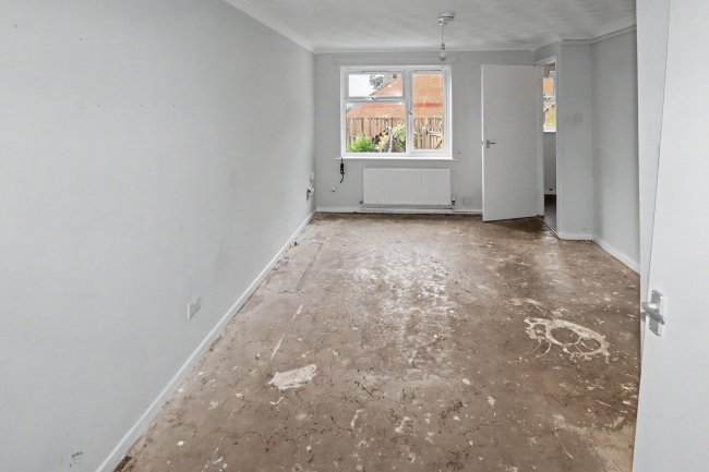15 High Poplars, Bradford, West Yorkshire, BD2 1NG 3