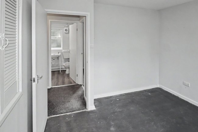 15 High Poplars, Bradford, West Yorkshire, BD2 1NG 3