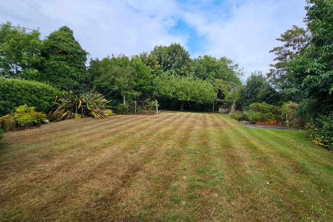 2 Main Road, Watnall, Nottingham, NG16 1HT 8
