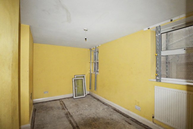 Ground Floor Flat, 393 High Road, London E11 4JT 9