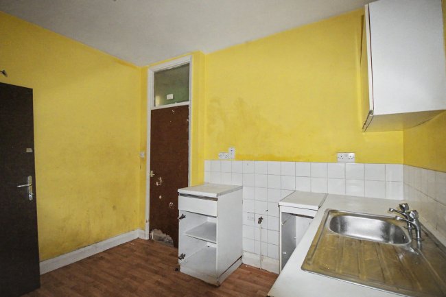 Ground Floor Flat, 393 High Road, London E11 4JT 9