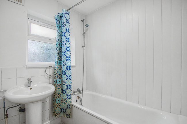 15 The Avenue, Tottenham, London, N17 6TB 2