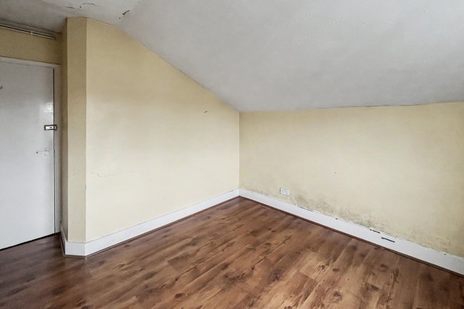 16c Gosberton Road, Balham, London SW12 8LF 9