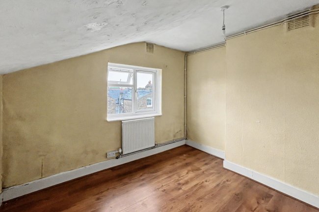 16c Gosberton Road, Balham, London SW12 8LF 9