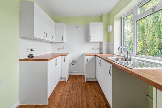 Flat 3, 10 Warren Road, Guildford, GU1 3NR 6