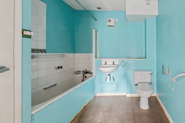 Flat 3, 10 Warren Road, Guildford, GU1 3NR 6