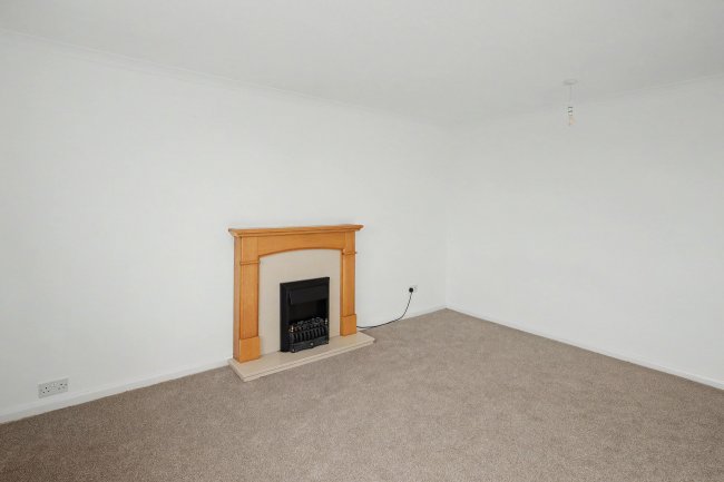 28 Barnes Court, Durham Avenue, Woodford Green, IG8 7NJ 8