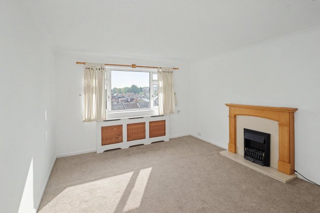 28 Barnes Court, Durham Avenue, Woodford Green, IG8 7NJ 8