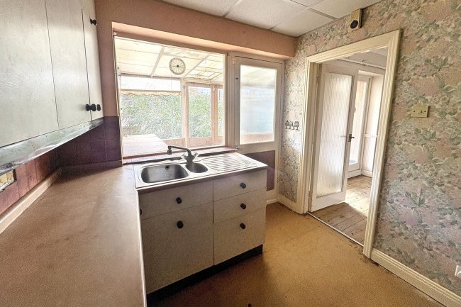 35 Rectory Road, Shoreham-By-Sea BN43 6EB 4
