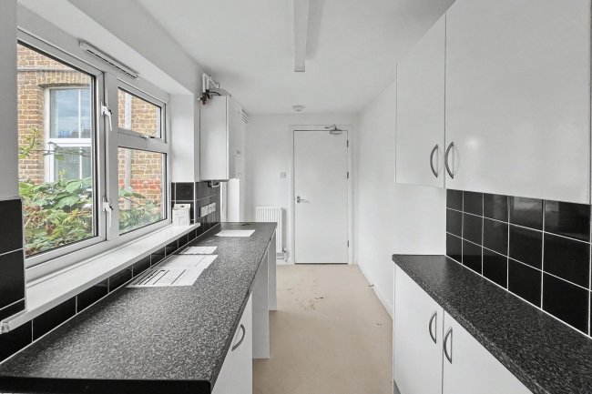 15 Arnold Road, Tooting, London, SW17 9HU 7