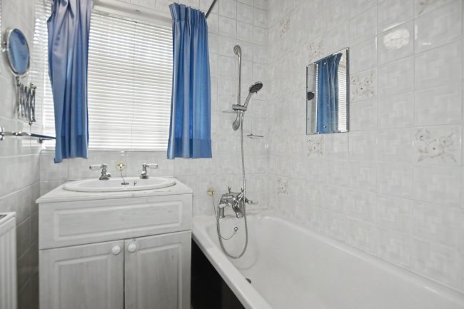 28 Oakley Drive, New Eltham, London, SE9 2HJ 9