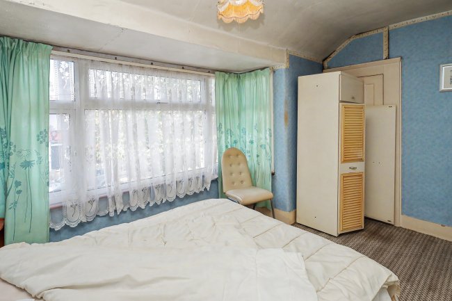 30 Southern Drive, Loughton, IG10 3BU 3