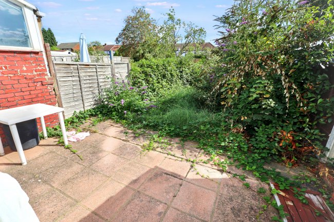 30 Southern Drive, Loughton, IG10 3BU 3
